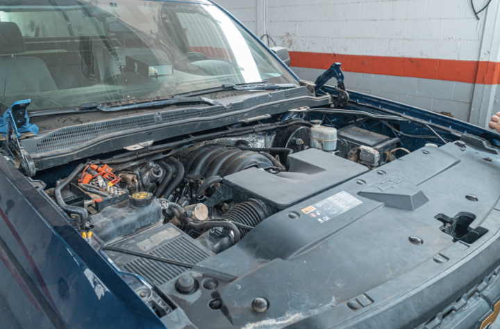 Knoxville-mobile-mechanic this image shows car diagnostics and repair in Knoxville, TN